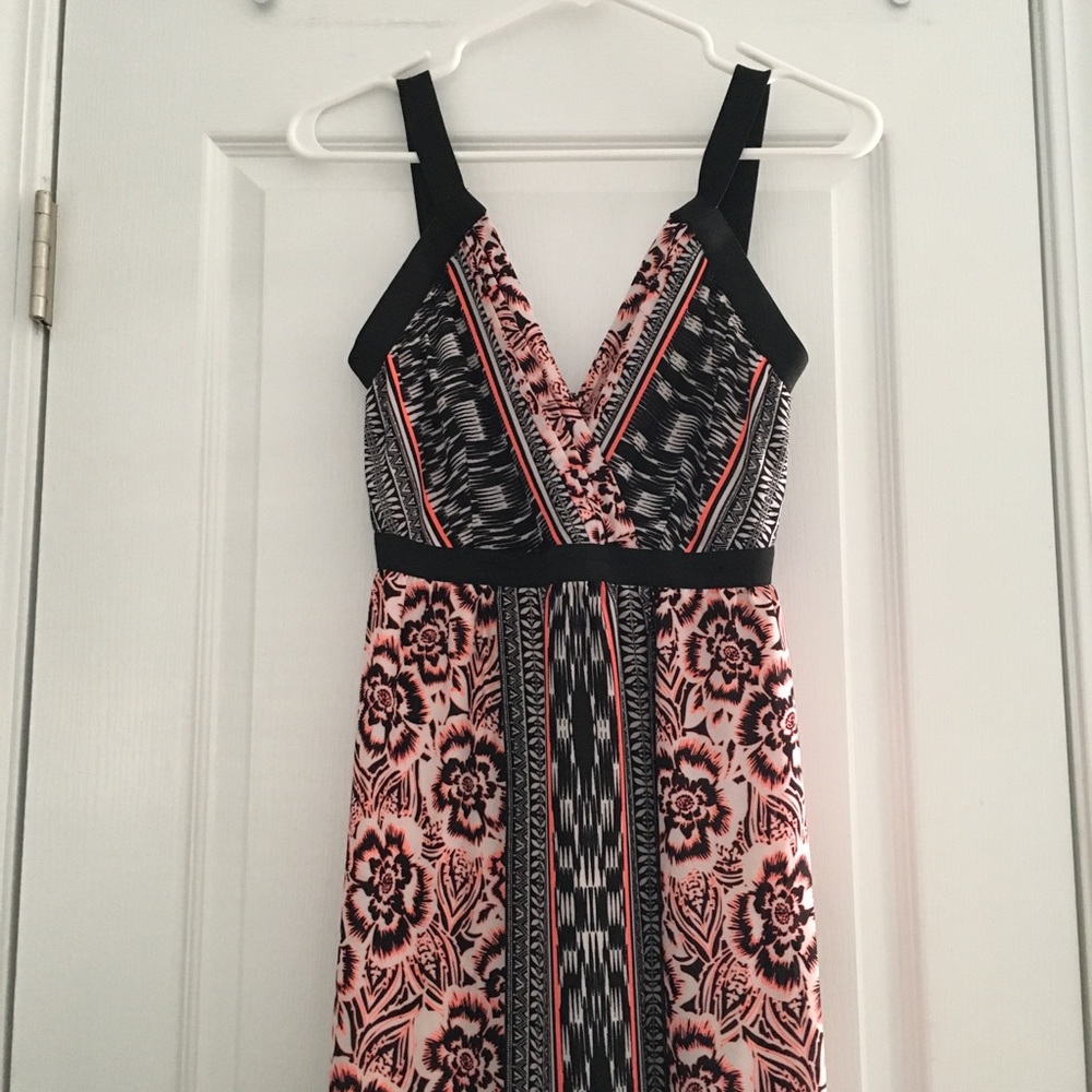 Gorgeous Bebe Maxi dress 👗